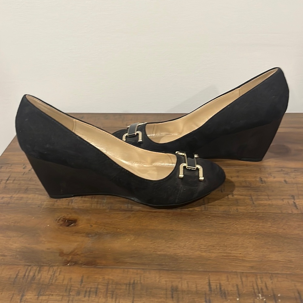 Bandolino Black Wedge Heels